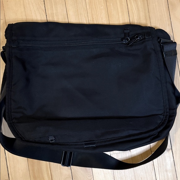 Black TUMI Messenger Bag - Picture 6 of 8